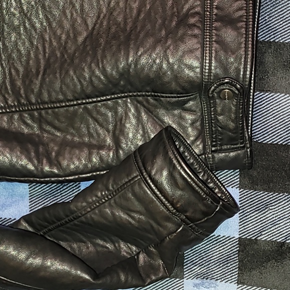 Calvin Klein. Faux-leather. Faux-fur Liner. Heavyweight. Motorcycle-style. Large - Picture 11 of 15